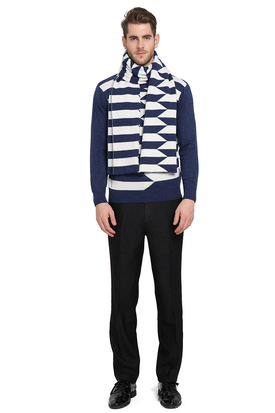 蓝白拼接圆领羊绒衫